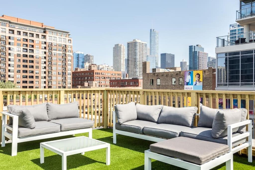 Luxury Downtown Penthouse With Private Rooftop Чикаго Экстерьер фото